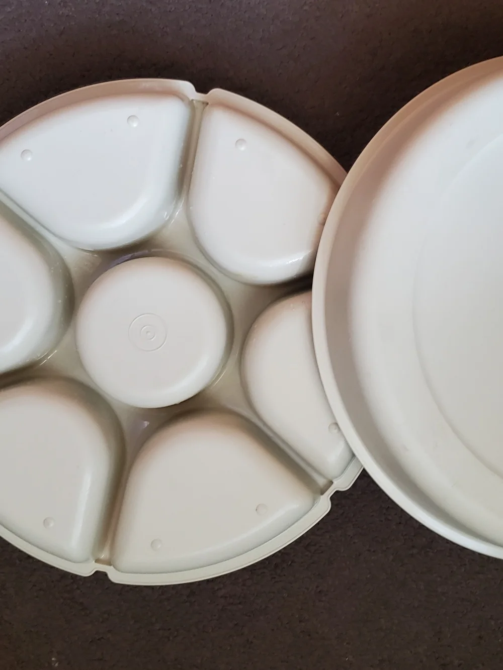 Tupperware gently used